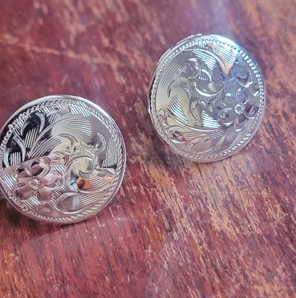 Sterling Silver~ Vintage~ Screw On Earrings~Engraved
